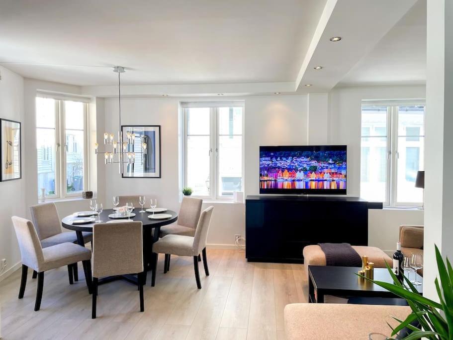 Central City Apt On One Of Bergen'S Finest Streets Экстерьер фото